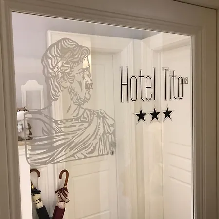 Tito Hotell 3*