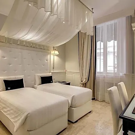Tito Hotel 3*