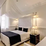 Tito Hotel 3*